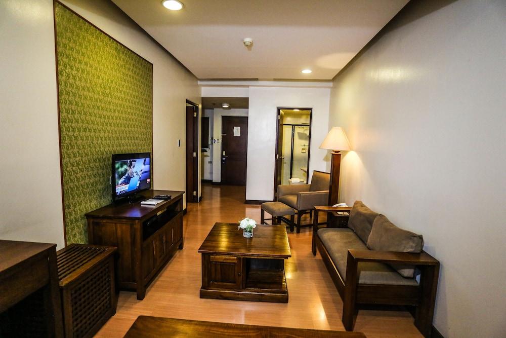The Malayan Plaza Hotel Pasig City Eksteriør billede