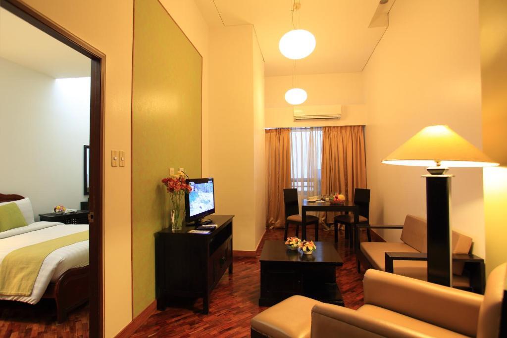 The Malayan Plaza Hotel Pasig City Eksteriør billede