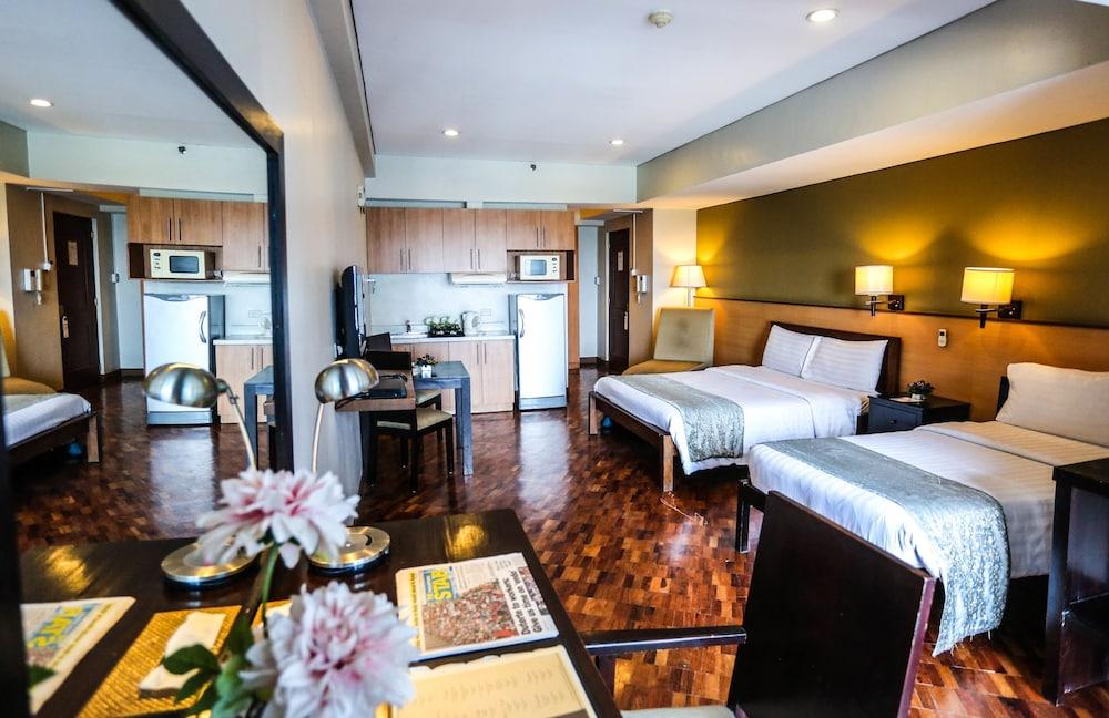 The Malayan Plaza Hotel Pasig City Eksteriør billede