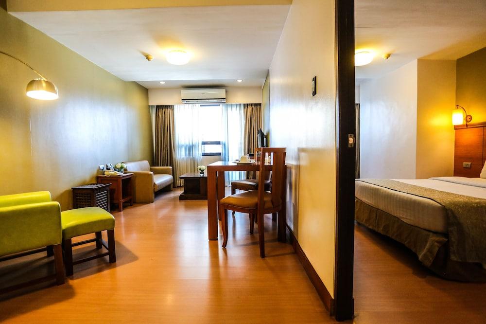 The Malayan Plaza Hotel Pasig City Eksteriør billede