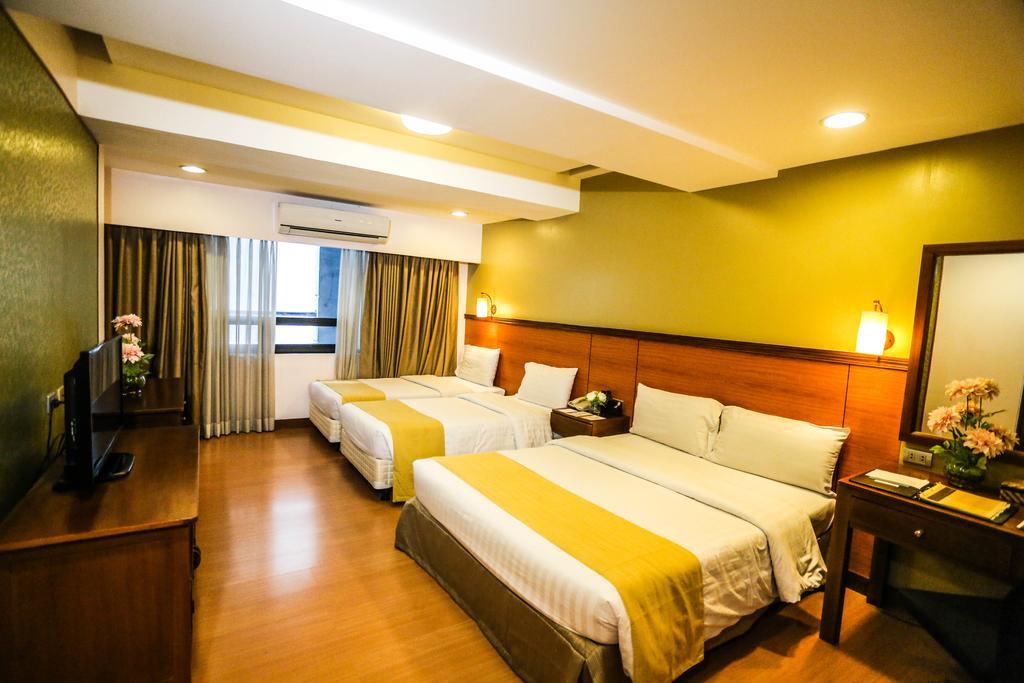 The Malayan Plaza Hotel Pasig City Eksteriør billede