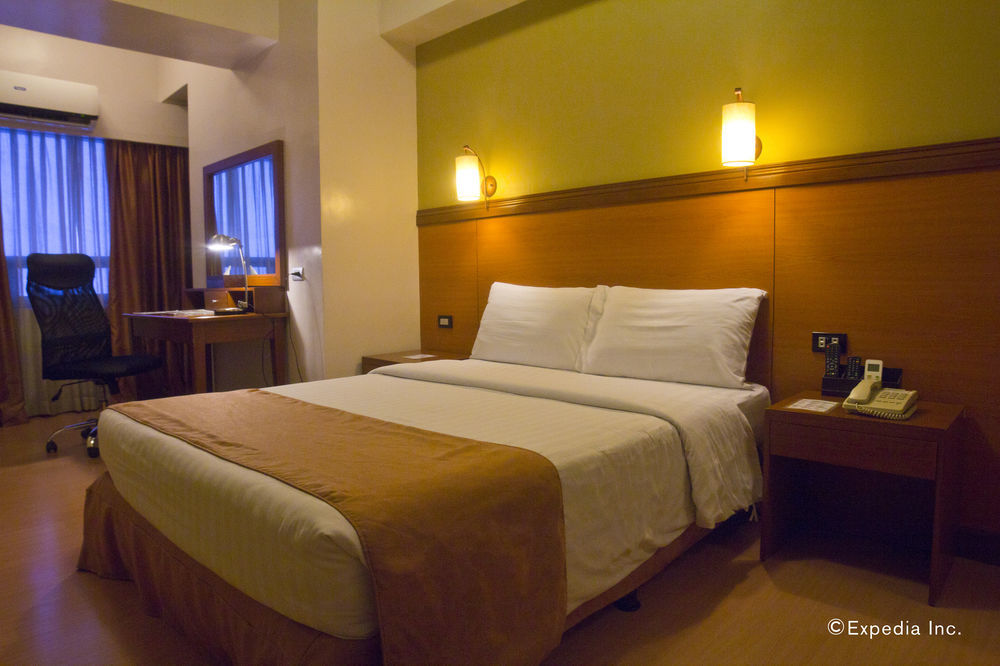 The Malayan Plaza Hotel Pasig City Eksteriør billede