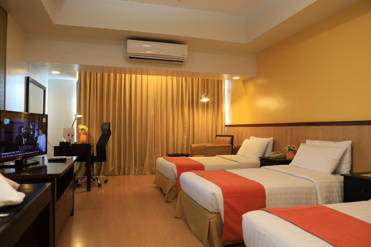 The Malayan Plaza Hotel Pasig City Eksteriør billede